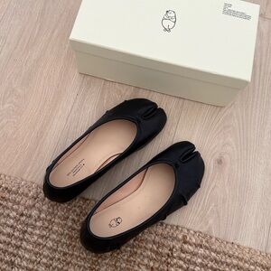 Woodchuck Sato Leather Tabi Flats